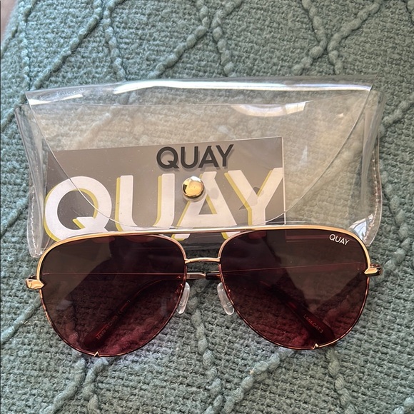 Quay Australia Gold Frame Sunglasses - Picture 1 of 2
